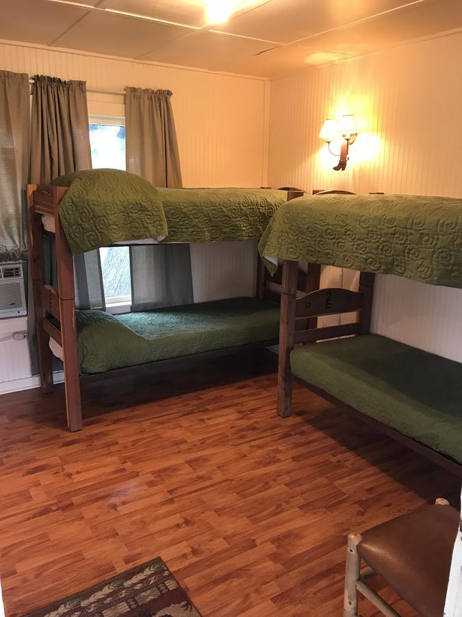 Twin Elm Guest Ranch And 2E Rv Resort Bandera Exterior foto