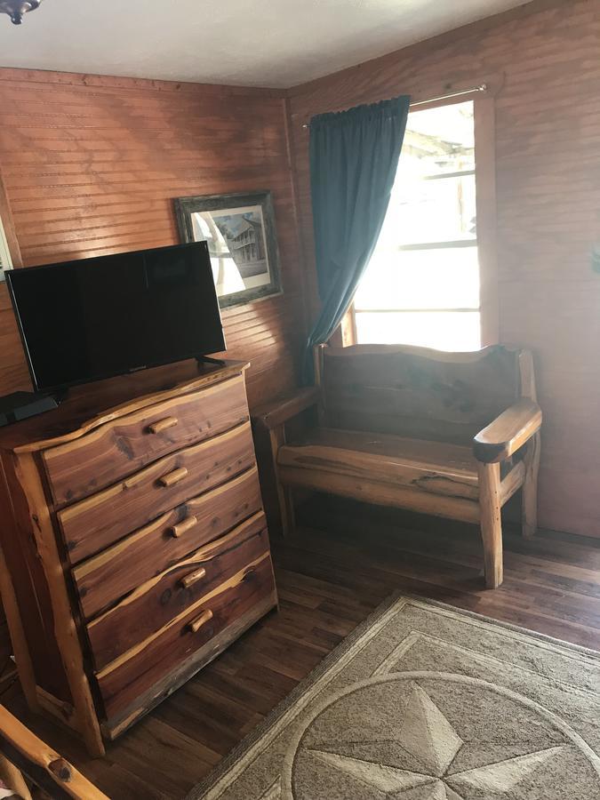Twin Elm Guest Ranch And 2E Rv Resort Bandera Exterior foto