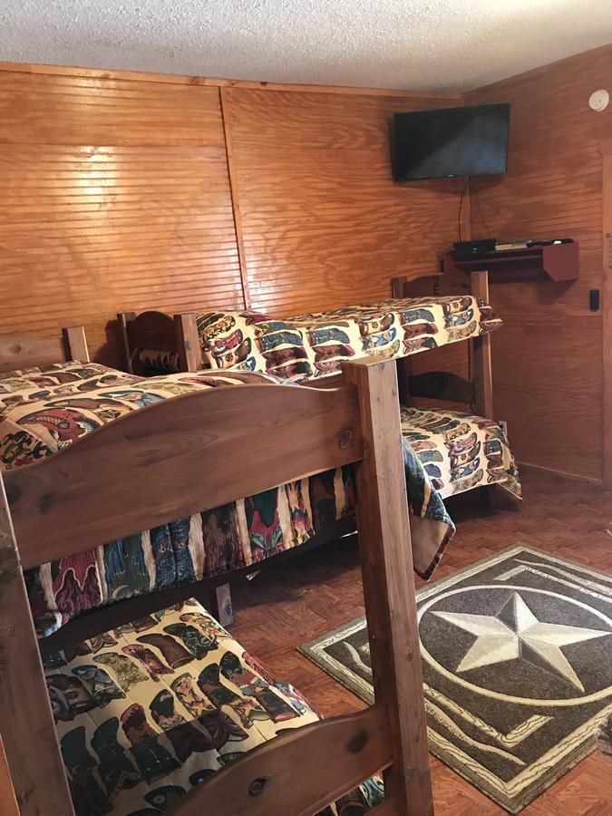 Twin Elm Guest Ranch And 2E Rv Resort Bandera Exterior foto