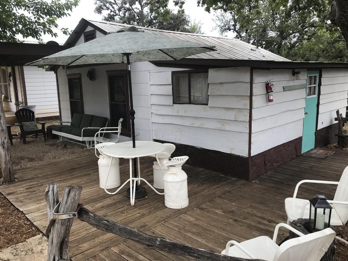 Twin Elm Guest Ranch And 2E Rv Resort Bandera Exterior foto