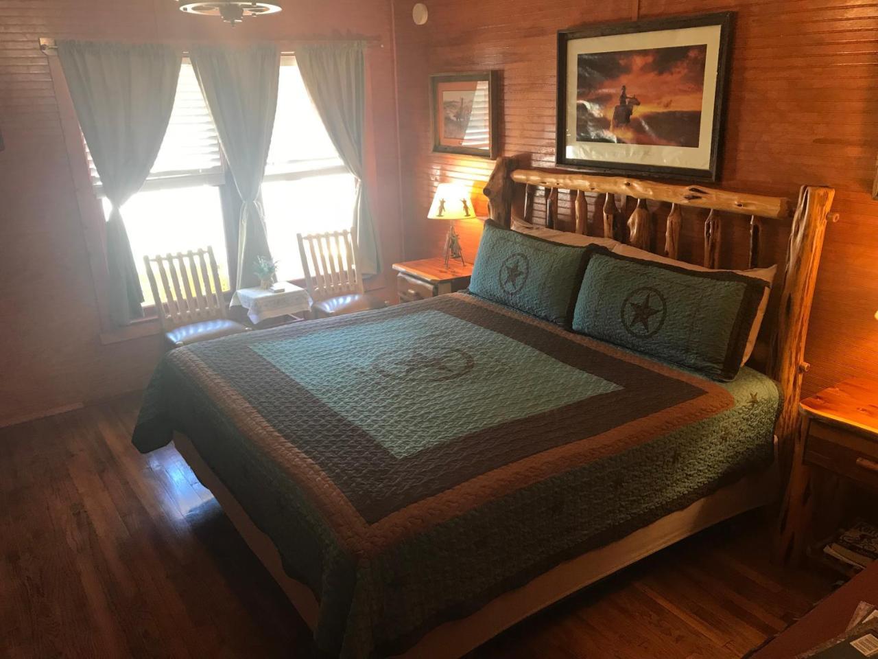 Twin Elm Guest Ranch And 2E Rv Resort Bandera Exterior foto